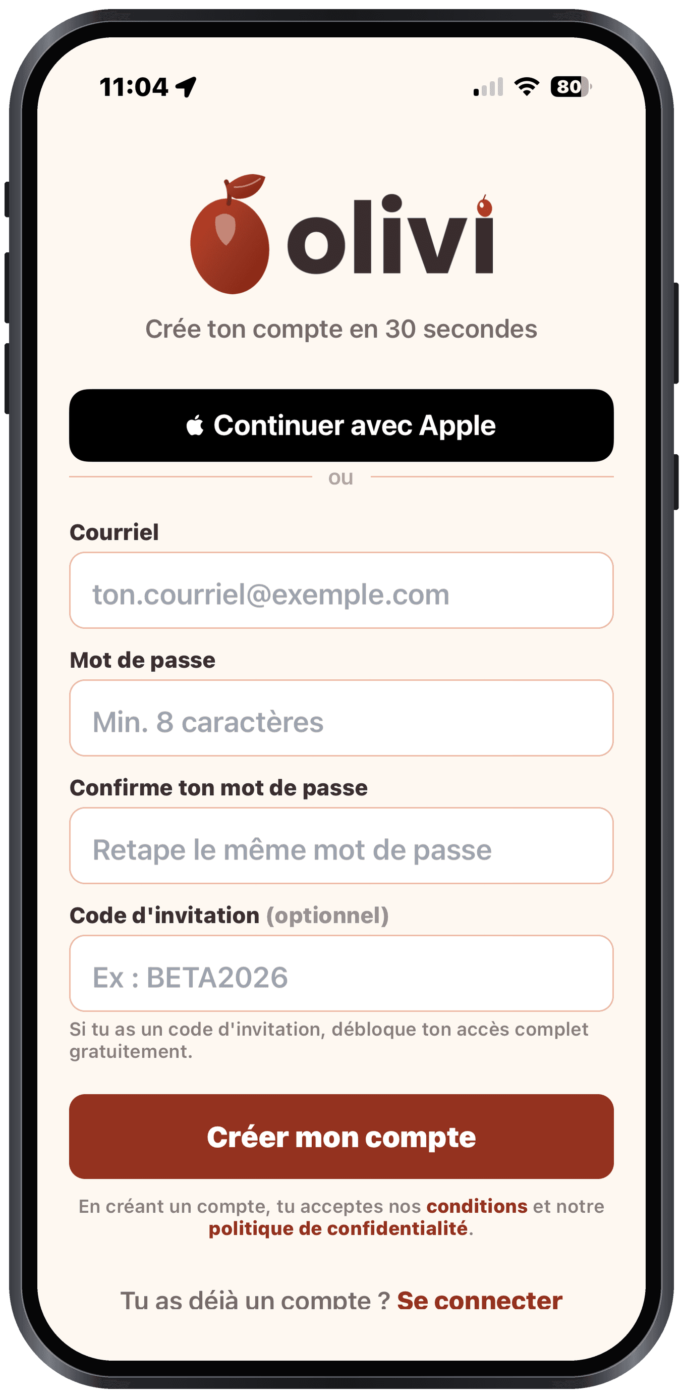 Le champ Code d’invitation à l’inscription Le formulaire d’inscription d’Olivi avec le champ Code d’invitation sur iPhone